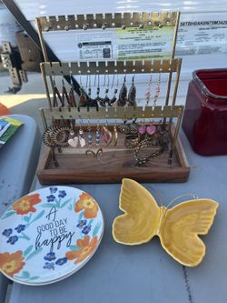 💛 Jewelry Bundle + Earring Stand + Trinket Dishes