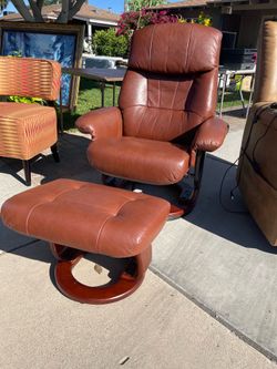Ekornes Stressless Vegas Recliner and Ottoman, Copenhagen