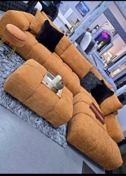 ✨️ Sectionals, 2pc Sofas ✨️ Furniture Queen Bedrooms, Dining Avail