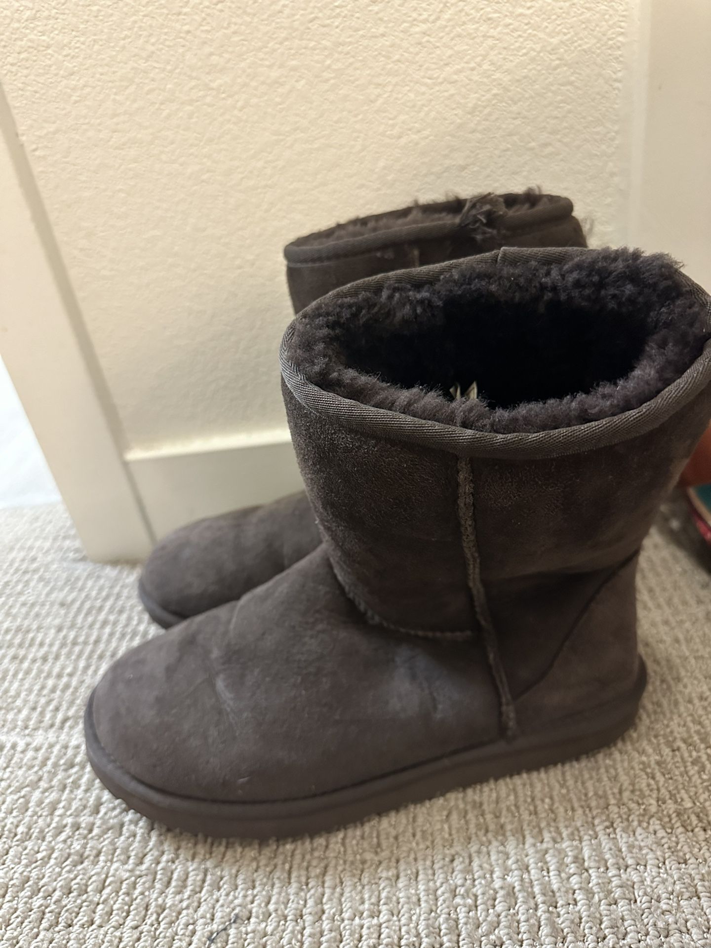 UGG BOOTS
