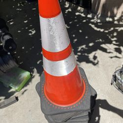 11 Large Cones