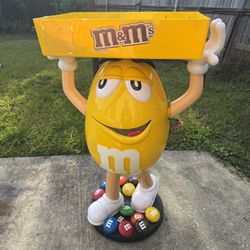 M&m  Character Stand-Up