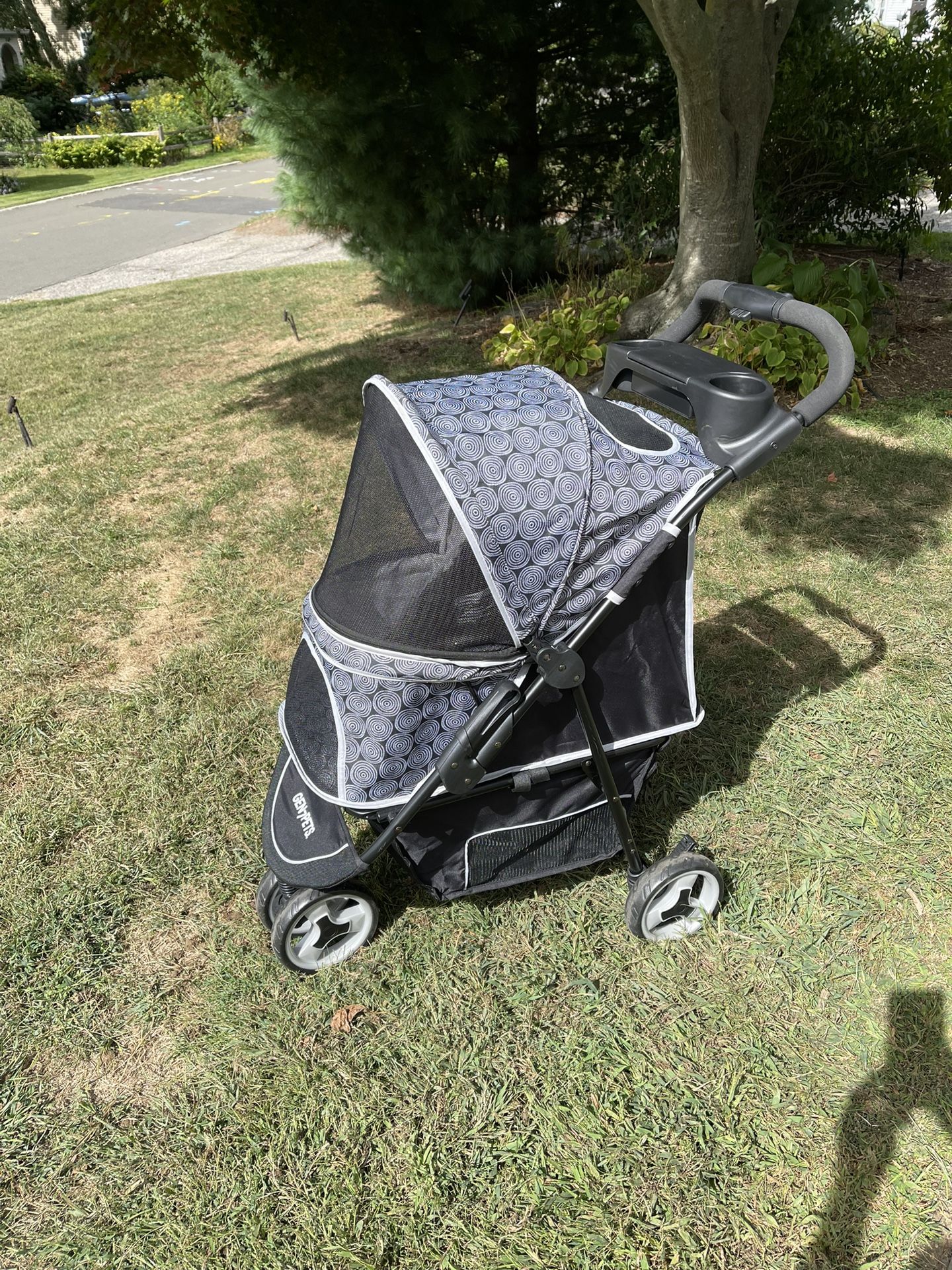 LIKE NEW! Gen7Pets Pet Stroller