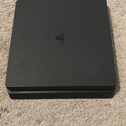 22 inch new condition monitor… and used in good condition ps4  wit controller 