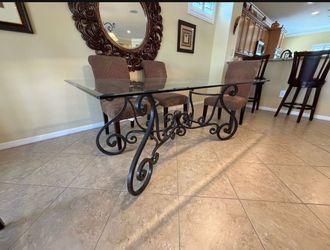 Highly quality dining set