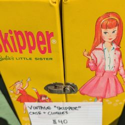 1962 "Skipper" Doll Case And Clithes