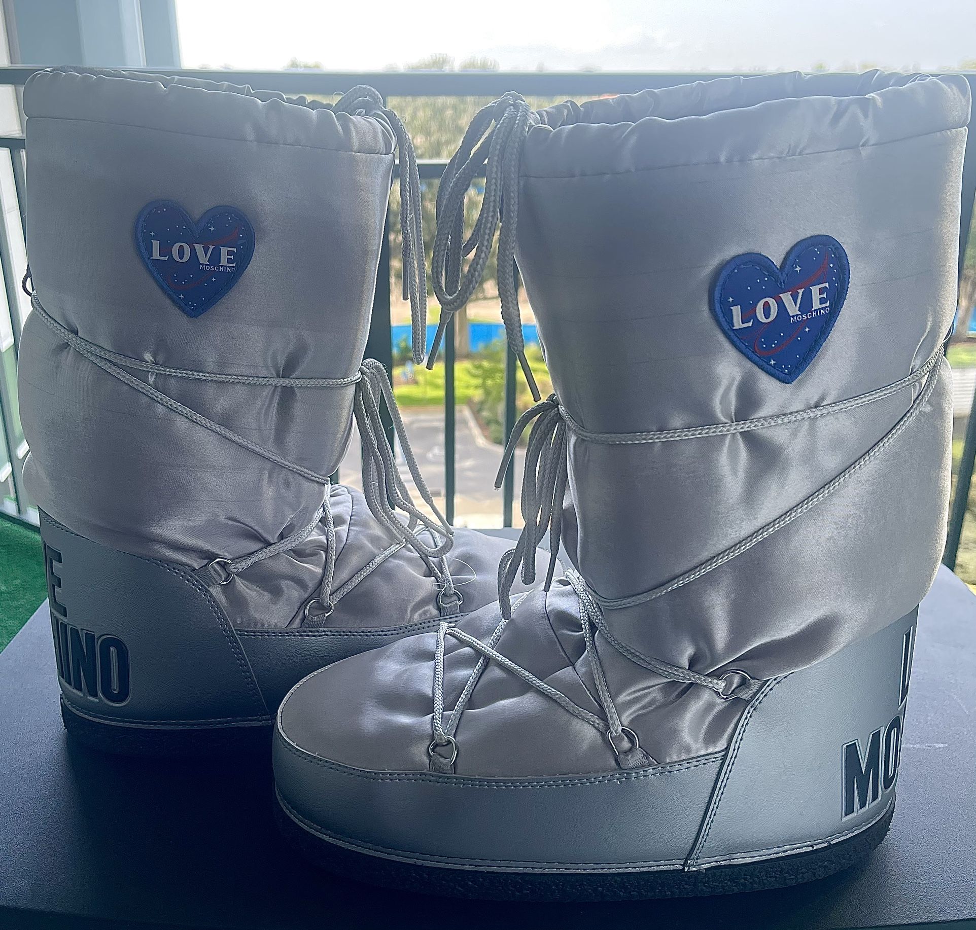 Love Moschino Snow/Moon Boots *Limited Edition* Silver - size 41/43