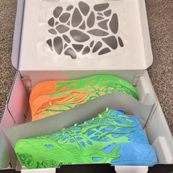 PUMA LaMelo MB .04 TMNT Leonardo and Michelangelo 10.5. 