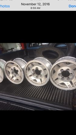 Rims out Toyota pickup 85dls or make me and offer.