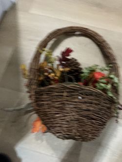 A beautiful door Fall basket