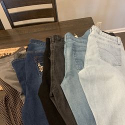 Trousers and jeans for woman!  Sz- M, large!  Cheap