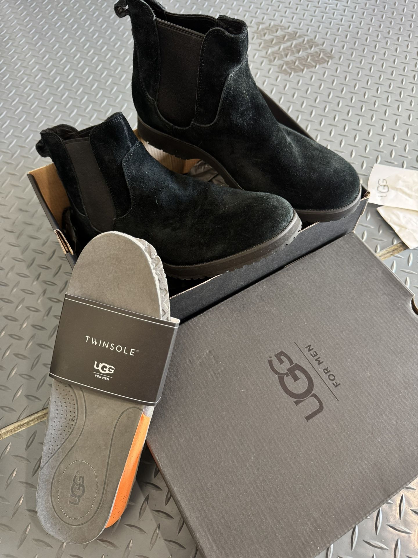 Ugg Men Boots 8.5 Brand New