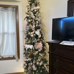 9 Foot Tree Fully Decorated 