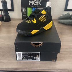 Jordan 4 “Thunder”