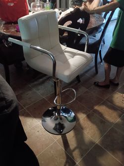 2 white leather barstool