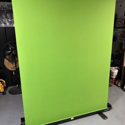 El Gato Retractable Green Screen For Streaming Video Photos