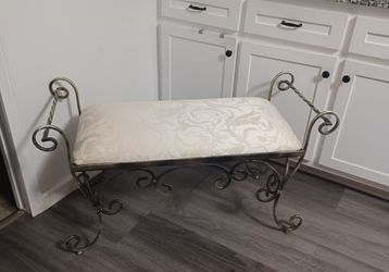 Accent Chair 