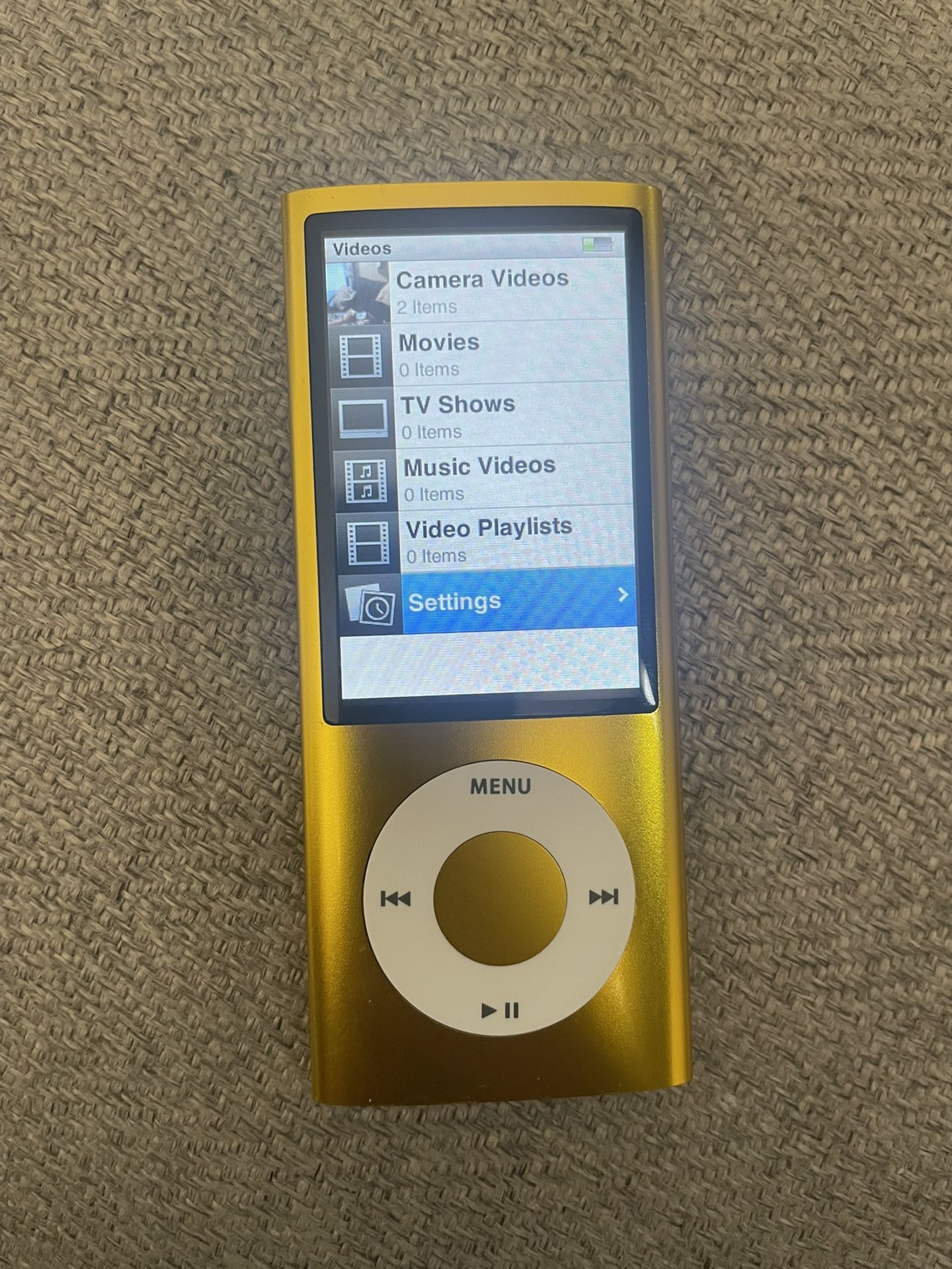 Apple iPod Nano 4th Generation 8GB Yellow
