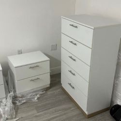 CHEST AND TWO NIGHSTANDS 