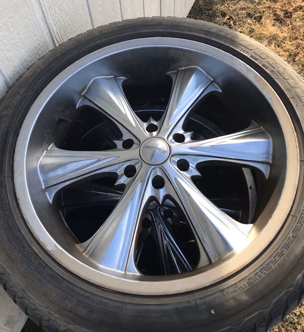 22 in wheels with 305/40/22 tires for Sale in Von Ormy, TX - OfferUp