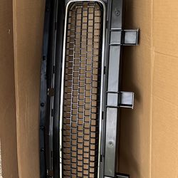 FOR SALE : 08-14 CHALLENGER GRILL REINFORCEMENT 