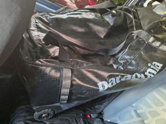 Patagonia Black Hole Wheeled Duffel 40L Carry On Bag Black Ripstop