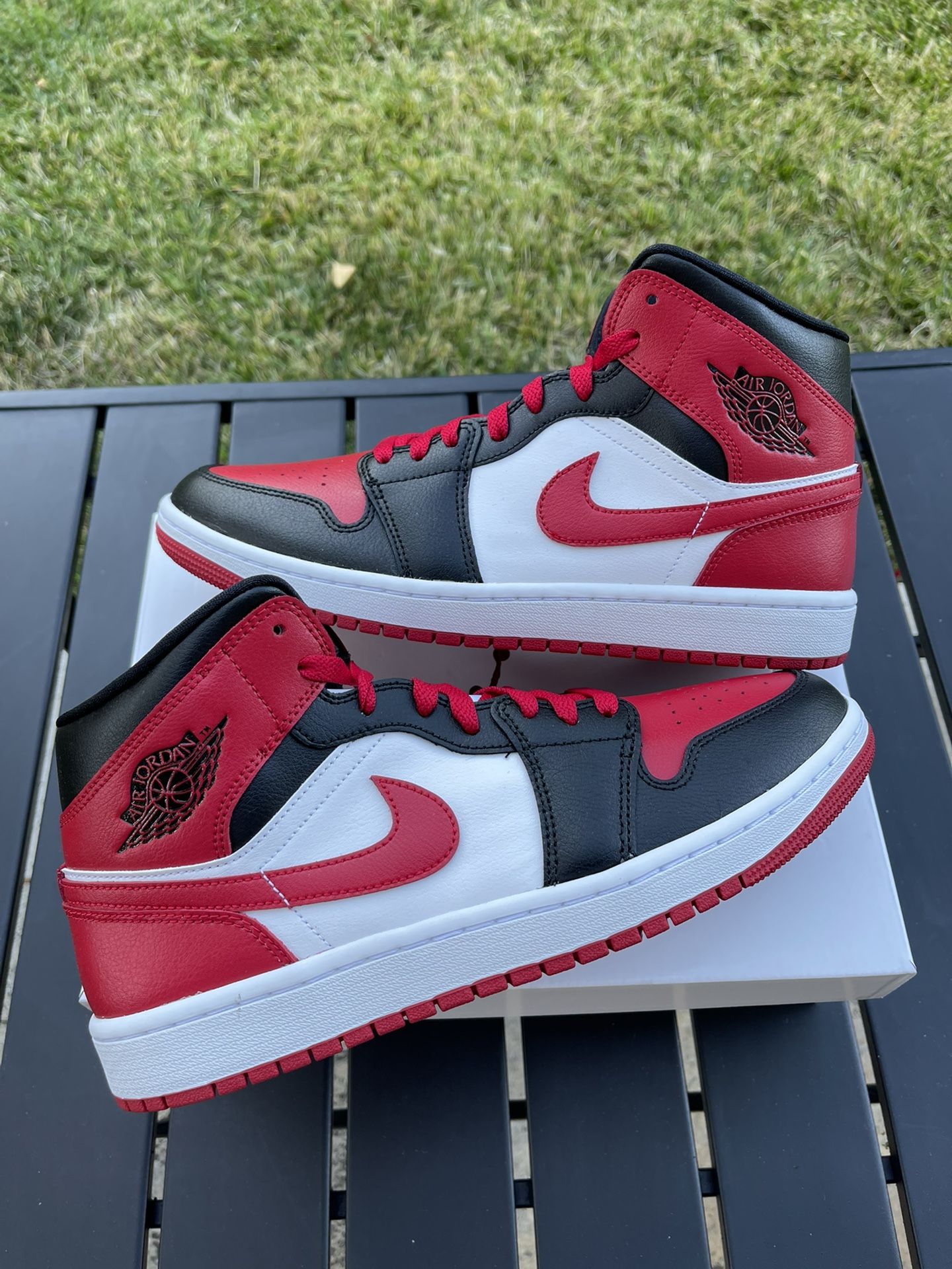 Nike Air Jordan 1 Mid Alternate Bred Toe Women’s BQ6472-079 Size 10.5W / 9M NEW