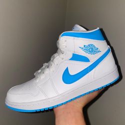 Women Jordan 1 Mid UNC Size 8.5W Deadstock