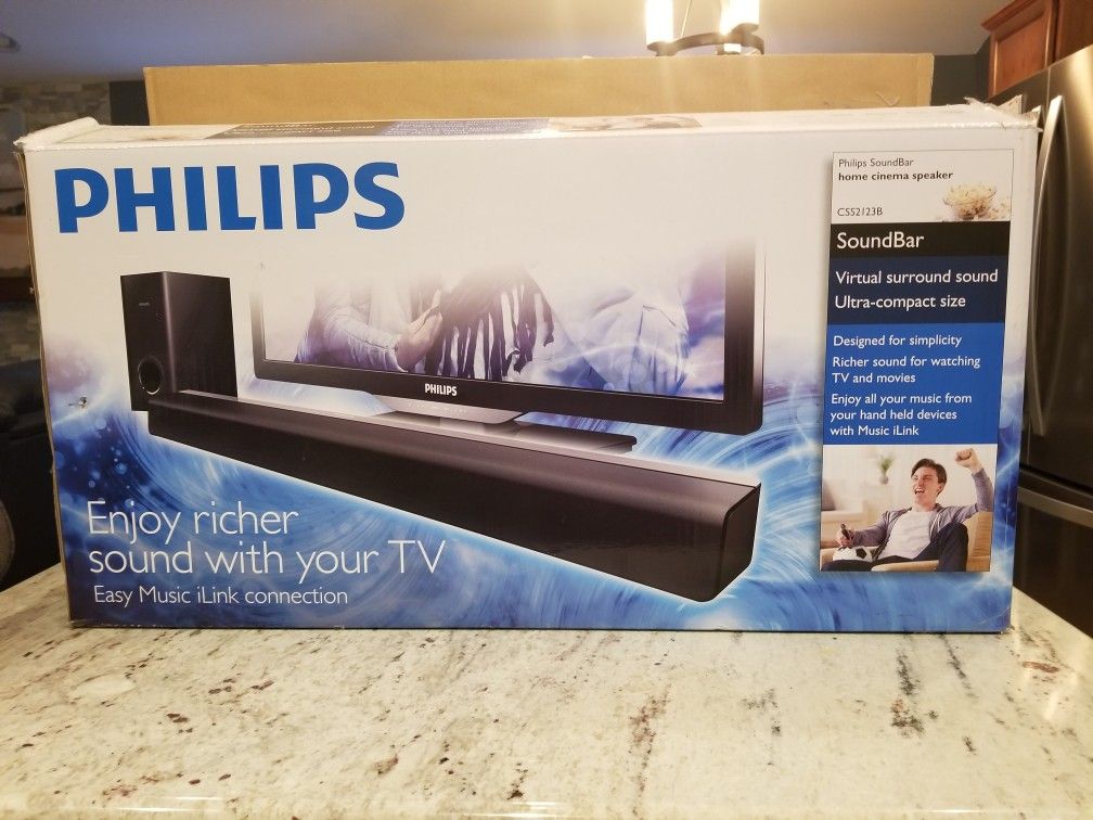 Philip's CSS2123 soundbar w/ wireless sub and remote