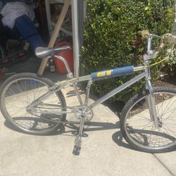 24 Inch Gt Racing Cruiser