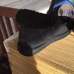 UGGs men’s size 10