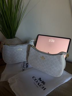 Coach Signature Shoulder Bag