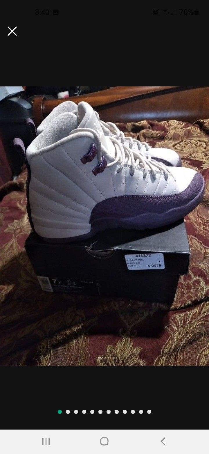 Size 7y Jordan Retro 12