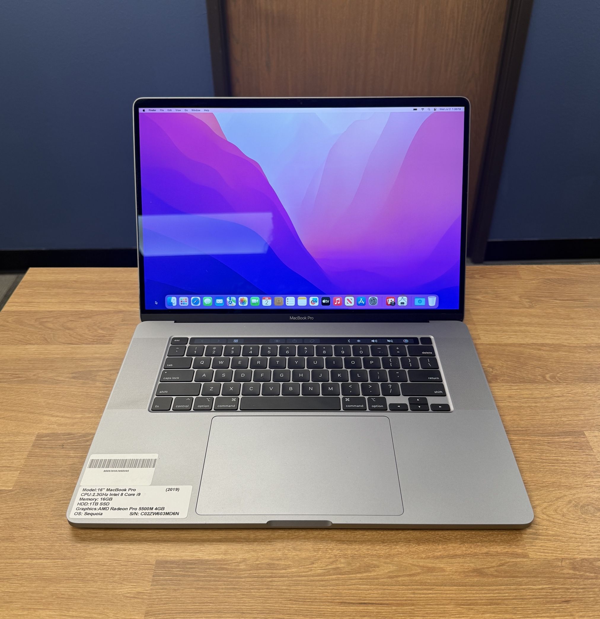 16" MacBook Pro Touchbar*1TB SSD*16GB RAM*2.3Ghz Intel 8 Core i9 