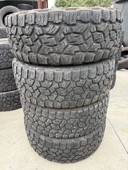 37x12.50r18 Toyo tires en excelentes condiciones de Vida las 4