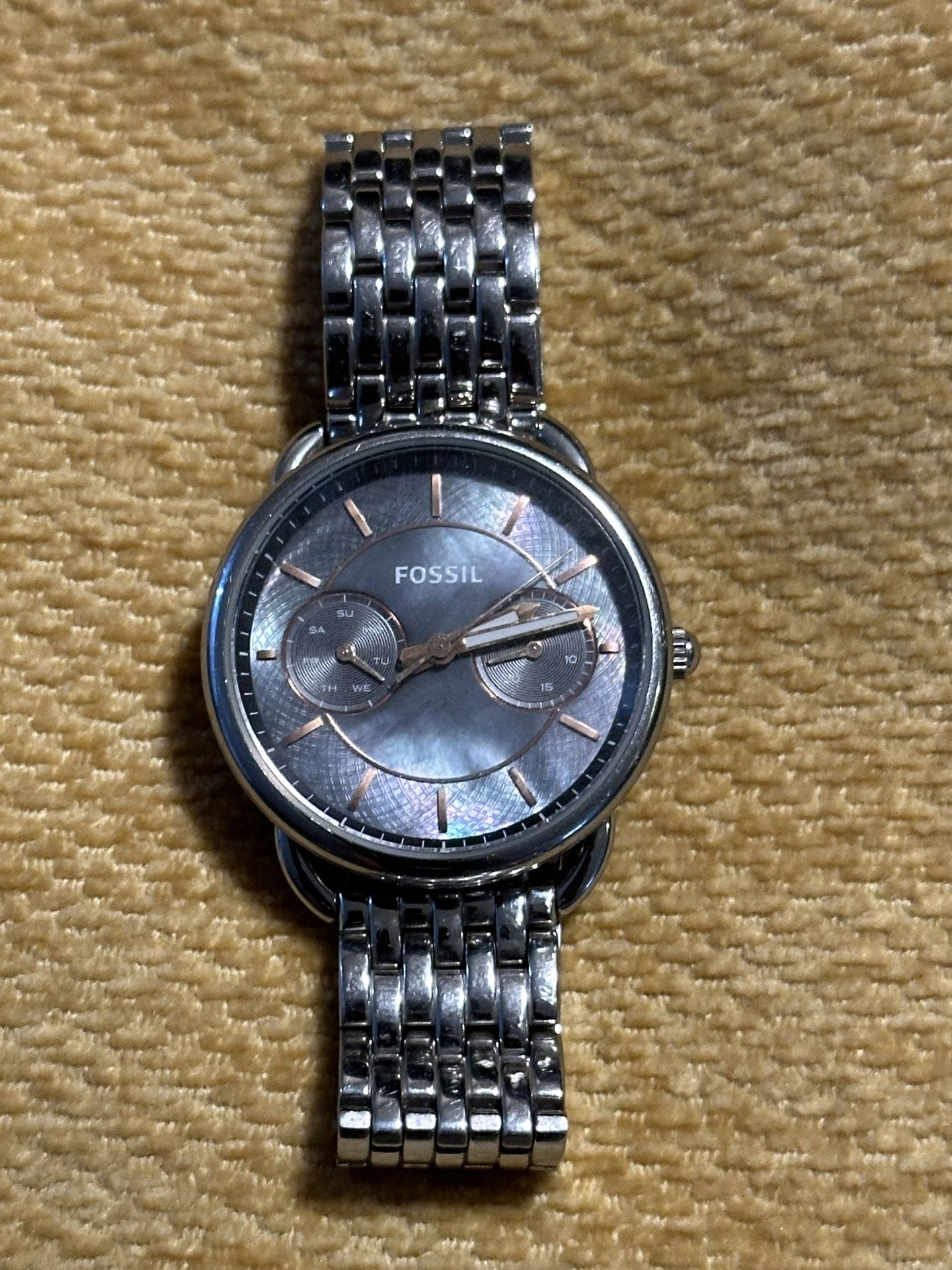 Women’s Fossil Mother of Pearl Silver Strap watch