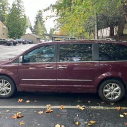 2008 Chrysler Town And Country Limited