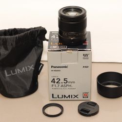 Panasonic 42.5mm f1.7 ASPH lens MFT Micro 4/3