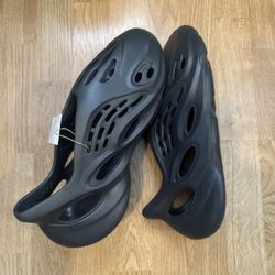 Yeezy onyx foam runner sz 11 for $100