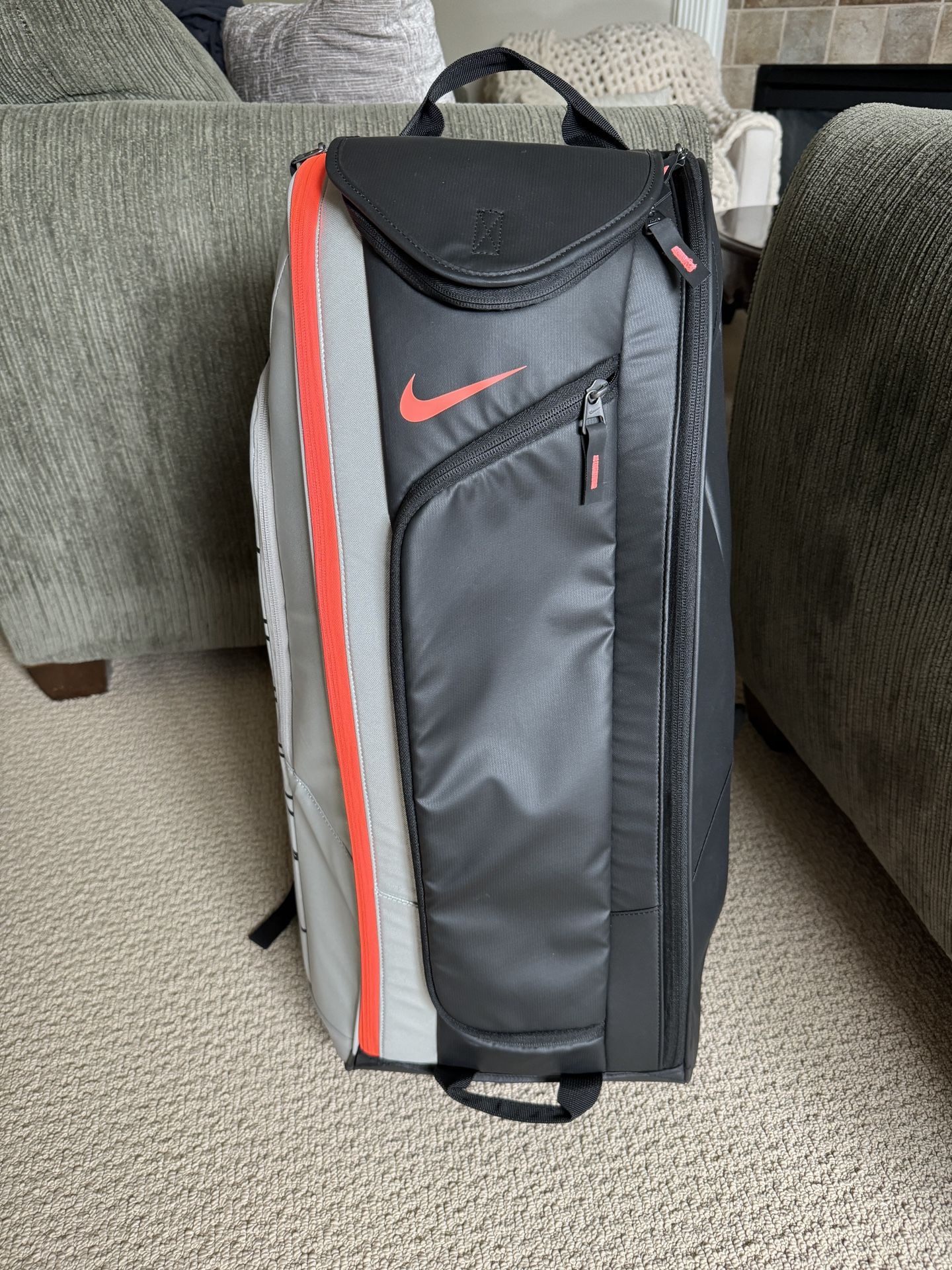 Nike Court Tech 1 tennis racquet stand bag