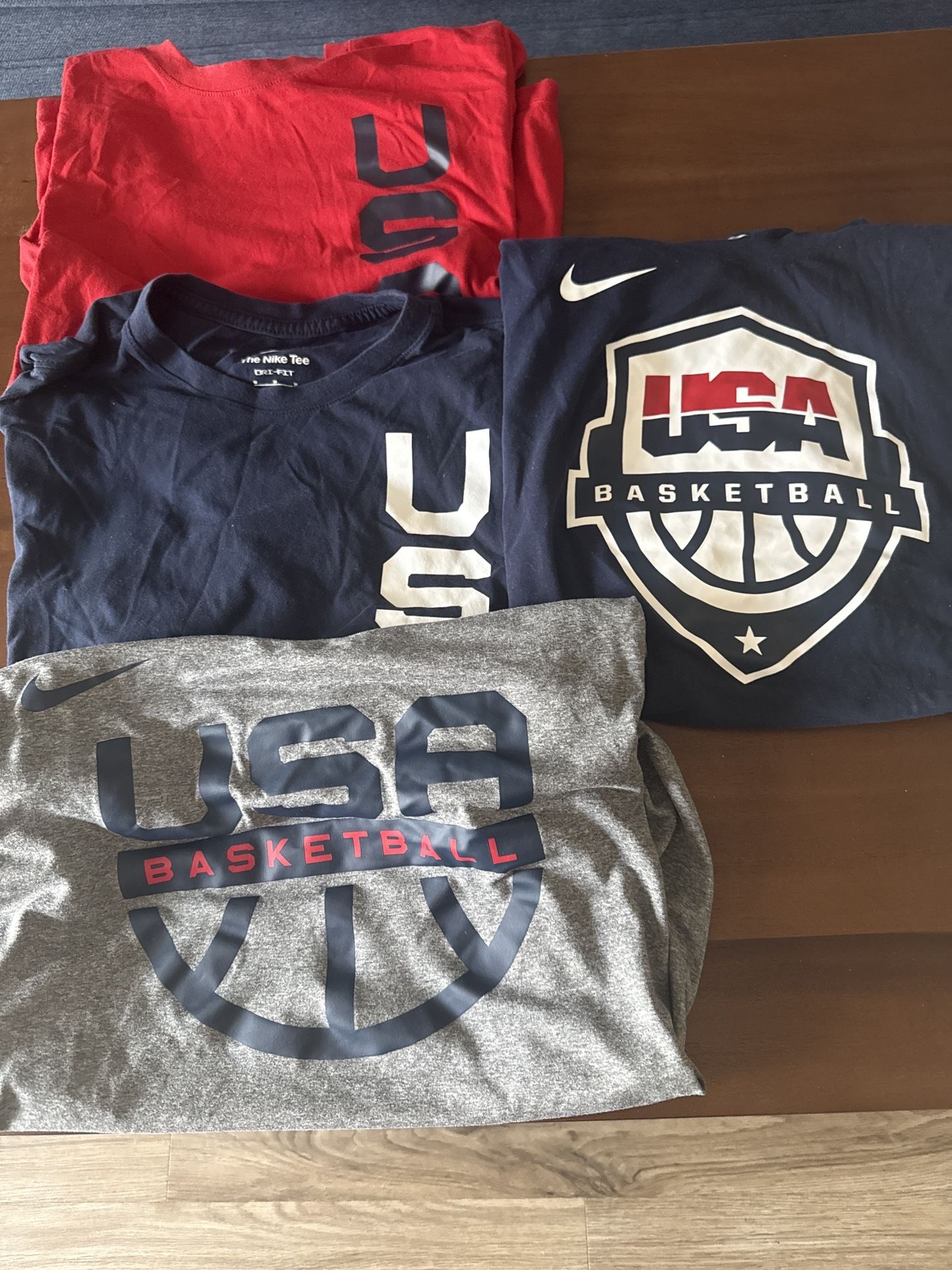 Nike Basketball Tee – Red – Size M– Athletic Training Shirt