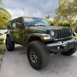 2021 Jeep Wrangler Unlimited Sahara High Altitude 