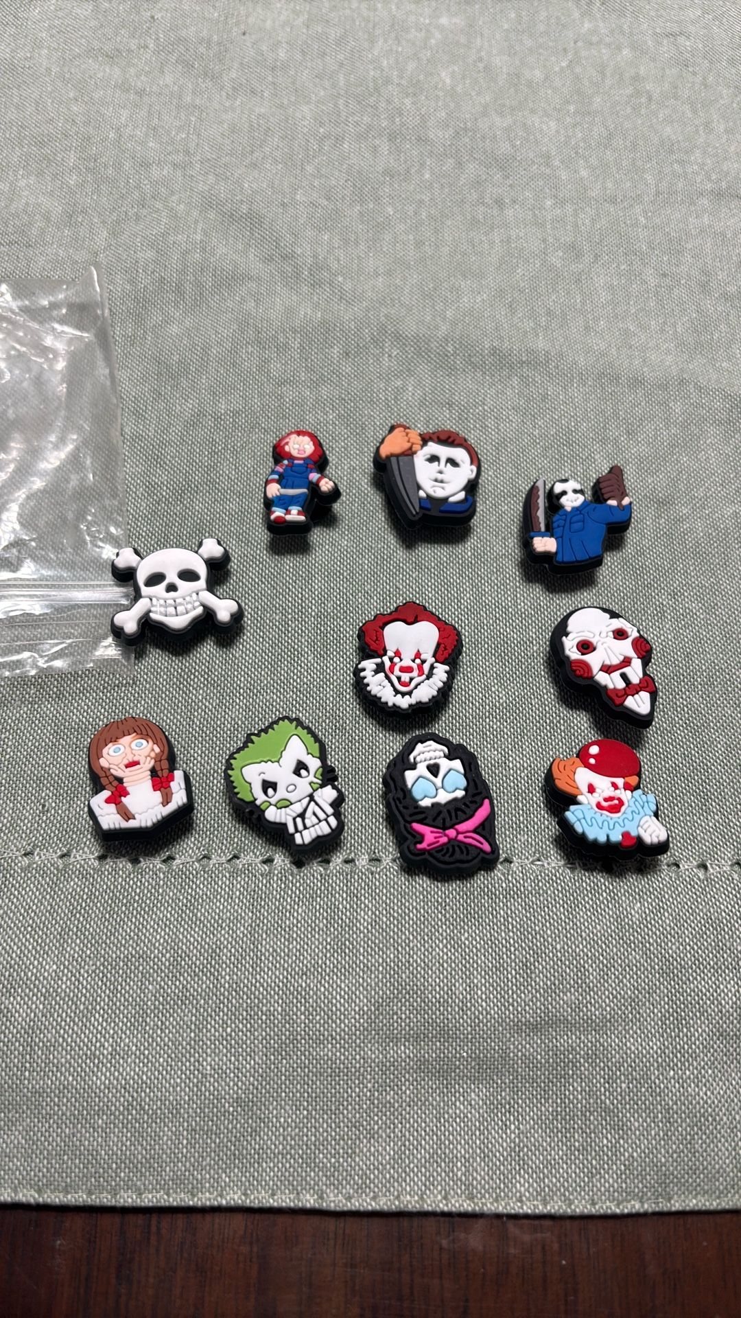 10 Scary movie croc charms