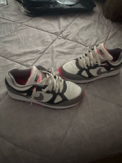 Nike Low-Top Sneakers White Gray