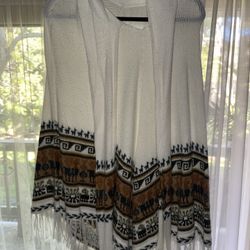 Handwoven Peruvian Wrap Shawl – Alpaca-Style Poncho