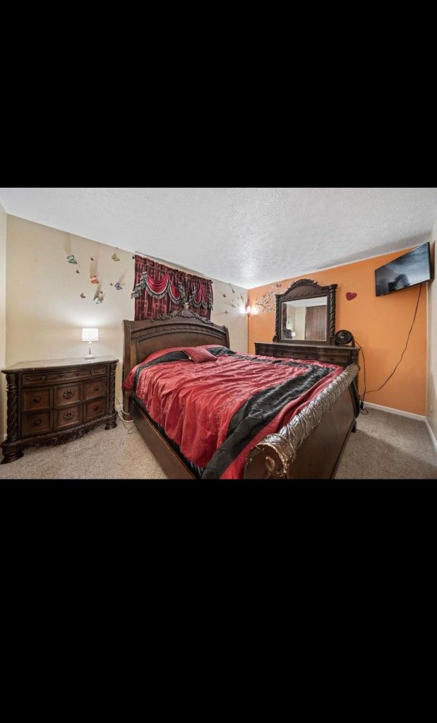 Full Bedroom