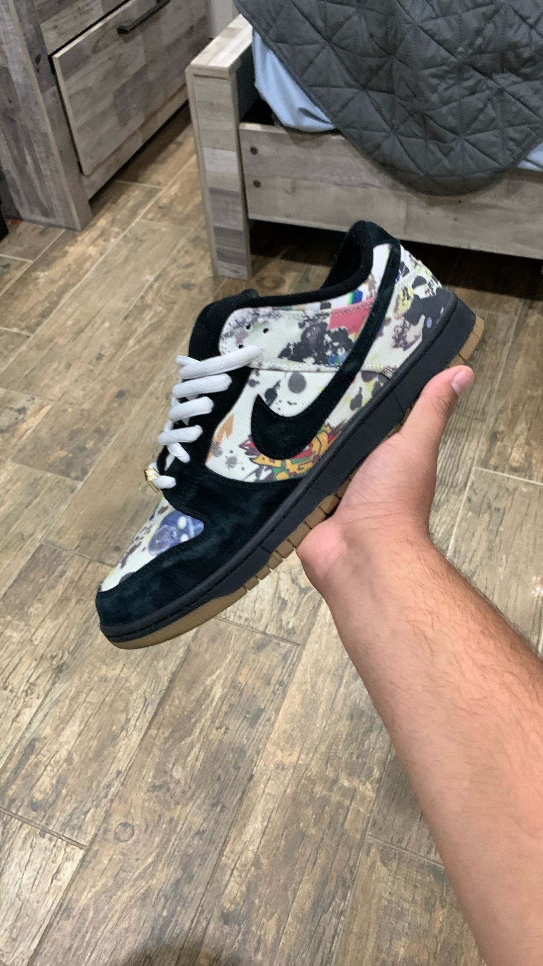 Supreme SB