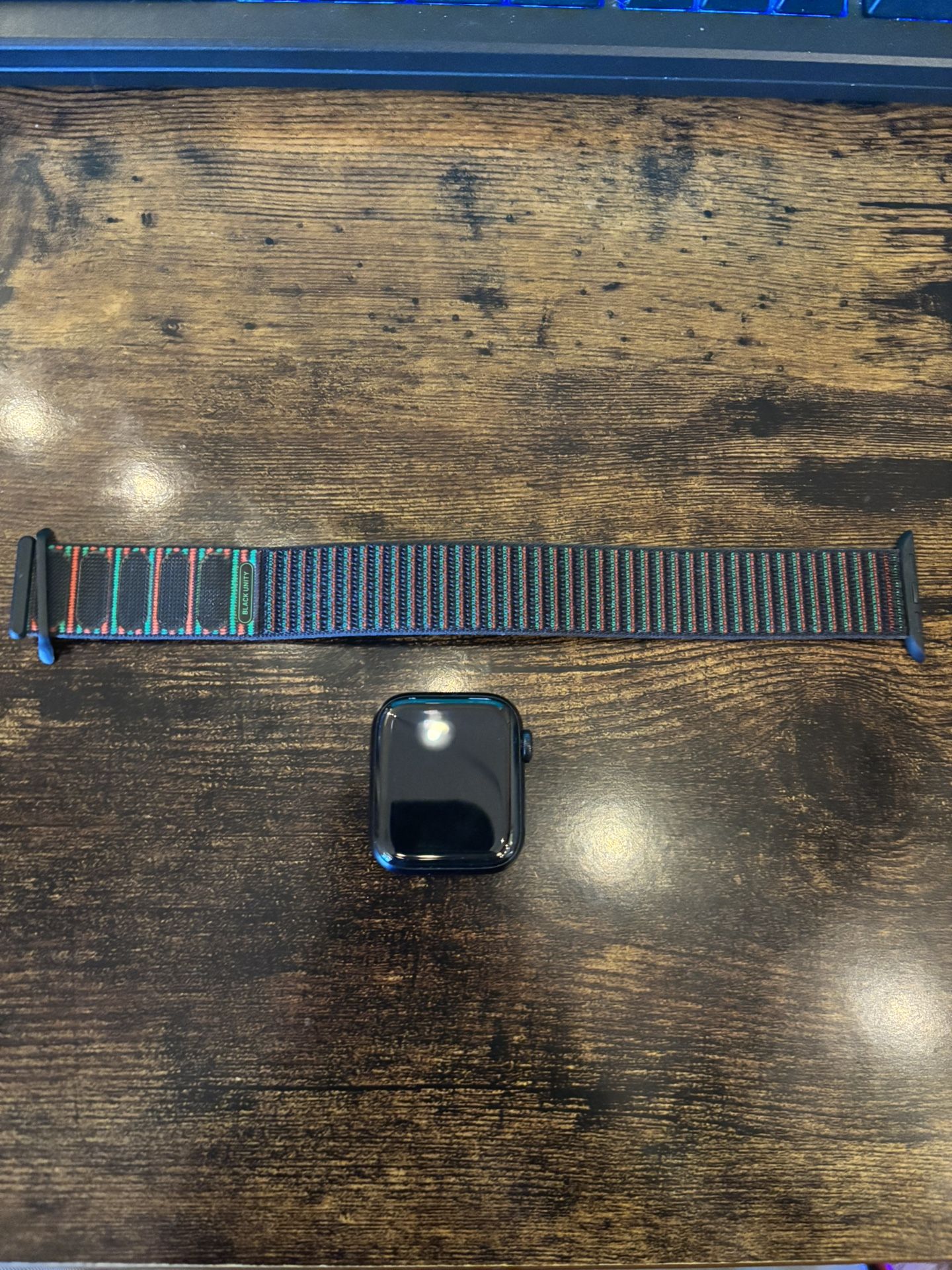 Apple Watch SE With Band