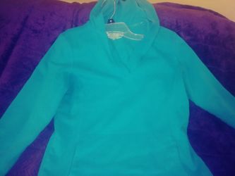 tek gear small sweat shirt. blue
