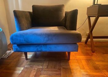 Grey accent chair! Like new!!! Never used!!! EXTREMELY COMFORTABLE!!!